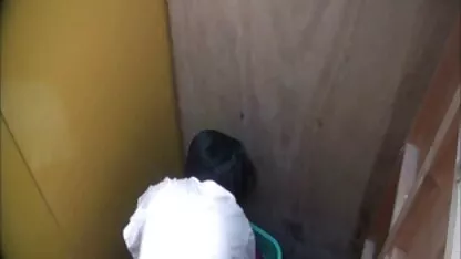 صورت عكس كس وكون دختری که پر از اسپرم پسران است ، یک خال بالای لب پس از لیس زدن است