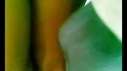 مردی عکس کوس کون سکسی زیبایی را در گلو خود زانو می زند