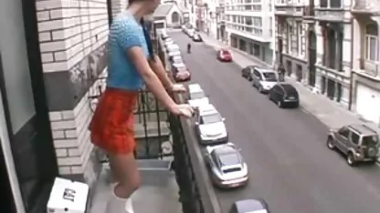 شریک بالغ با بدن کیرتوکس بایگانی مودار ، یک مرد جدید را در بیدمشک خود در مقابل خلق و خوی در اتاق خواب دارد