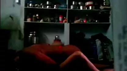 زن چینی با خوشحالی گربه خود را عکسهای کوس سکس روی دیک لاستیک می پرید