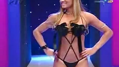 لاولاس قبل از رابطه جنسی مقعد ، الاغ یک زن تصویر سکسی کوس را در چوب پنبه Pantyhose مقدس ساخت