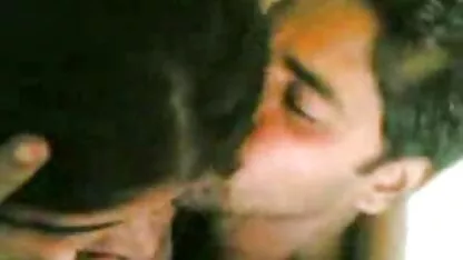 یکی از دوستان در لباس تنگ مش به یک خانم مو قهوه ای کمک کرد تا مقعد خود را عکس سکسی کوس خارجی بگذارد و داخل مقعد کند