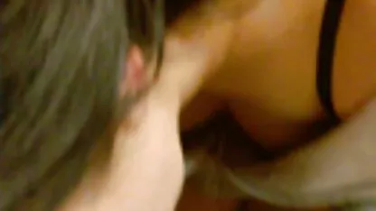 Busty Client با یک بشکه بزرگ ضربه عمیقی به میله عکس جدیدکوس می زند
