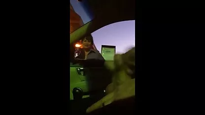 شلخته ورزش با الاغ بزرگ شهوانیکوس ، زانو زد